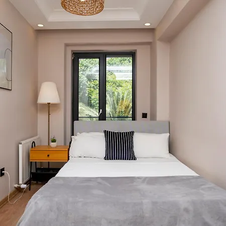 Lägenhet Luxury 2-bedroom Bosphorus View With Private Parking Istanbul