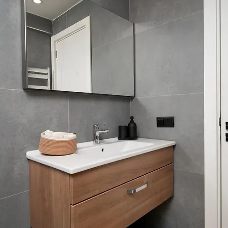 Luxury 2-bedroom Bosphorus View With Private Parking Apartament Stambuł
