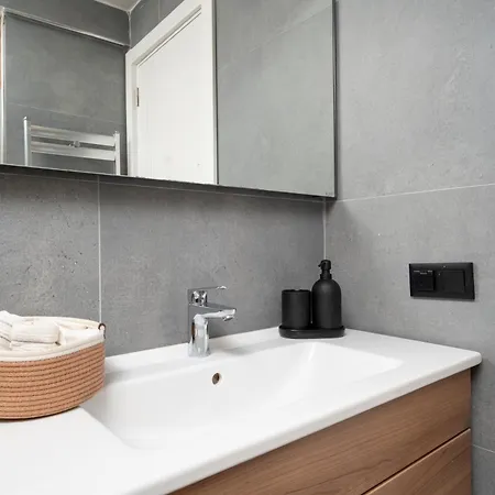 Luxury 2-bedroom Bosphorus View With Private Parking *